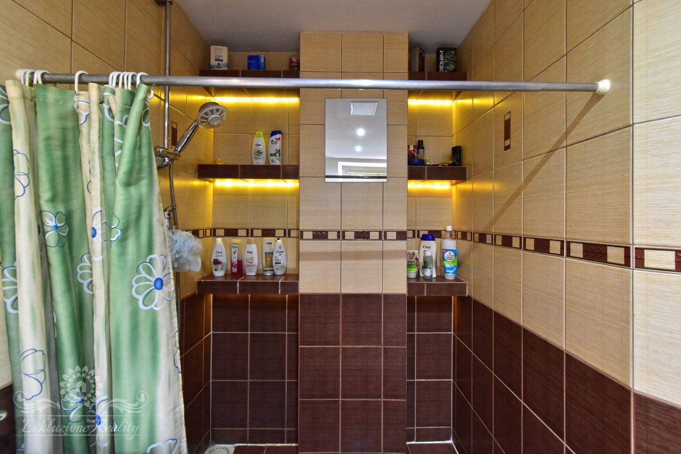Na predaj 6 izbový rodinný dom s garážou, Poprad / mestská časť Matejovce