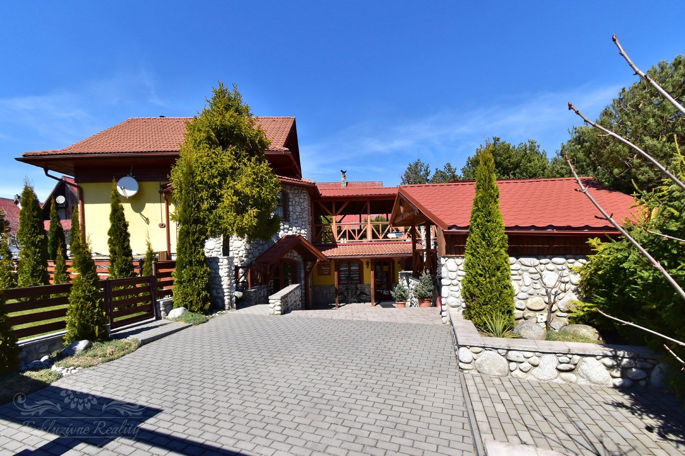 Útulný rodinný penzión s reštauráciou na predaj v obci Stará Lesná – Vysoké Tatry