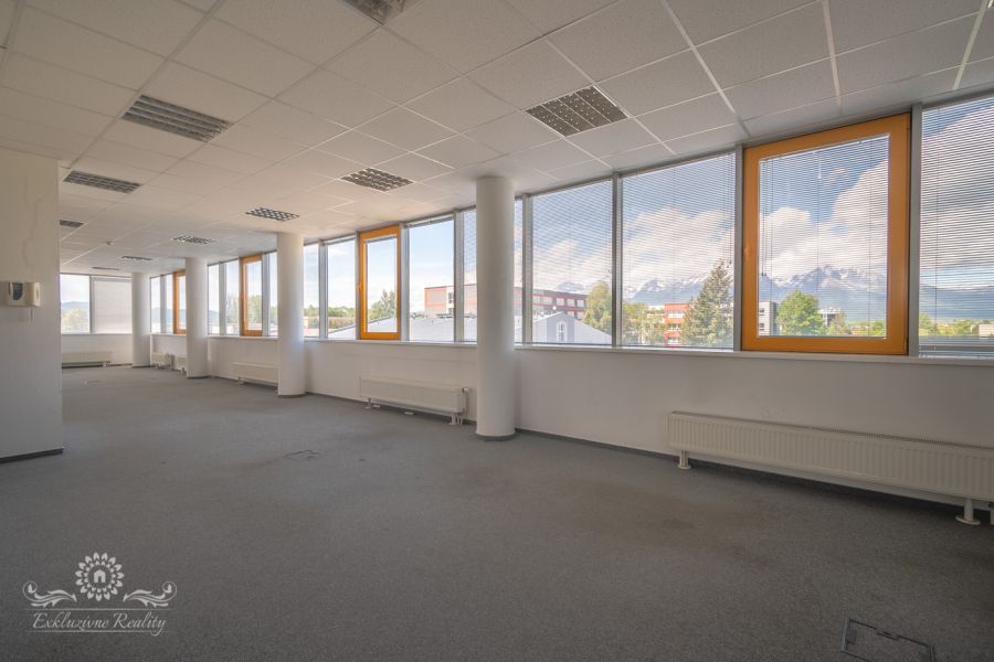 Na prenájom kancelaria 150m2 Poprad centrum, parkovacie miesto