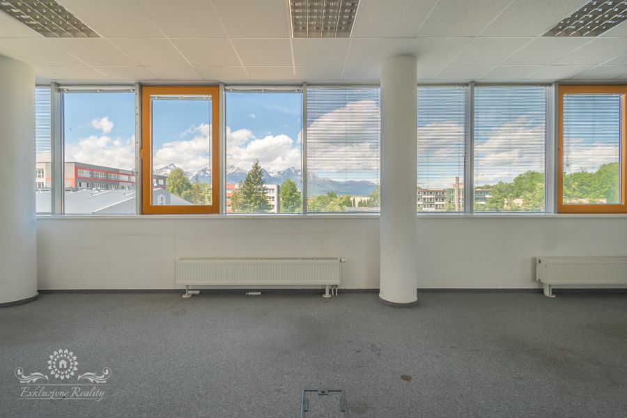 Na prenájom kancelaria 150m2 Poprad centrum, parkovacie miesto