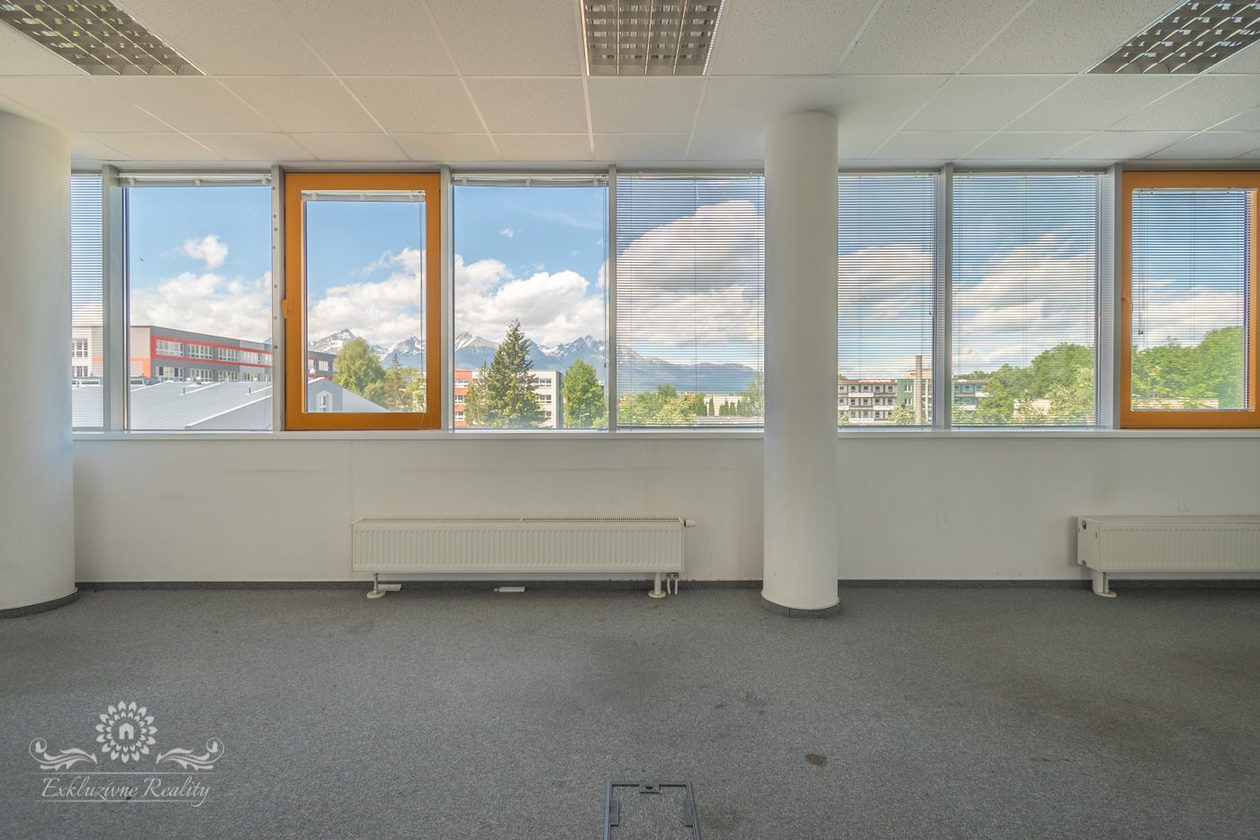 Na prenájom kancelaria 150m2 Poprad centrum, parkovacie miesto