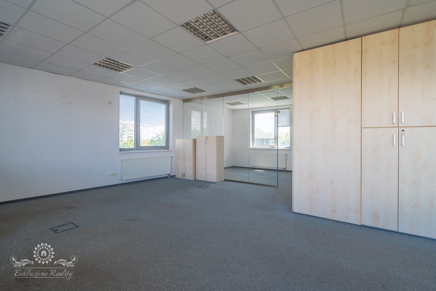 Na prenájom kancelaria 150m2 Poprad centrum, parkovacie miesto