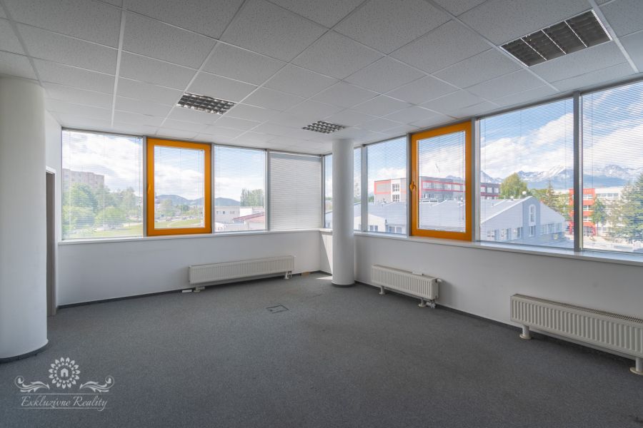 Na prenájom kancelaria 150m2 Poprad centrum, parkovacie miesto