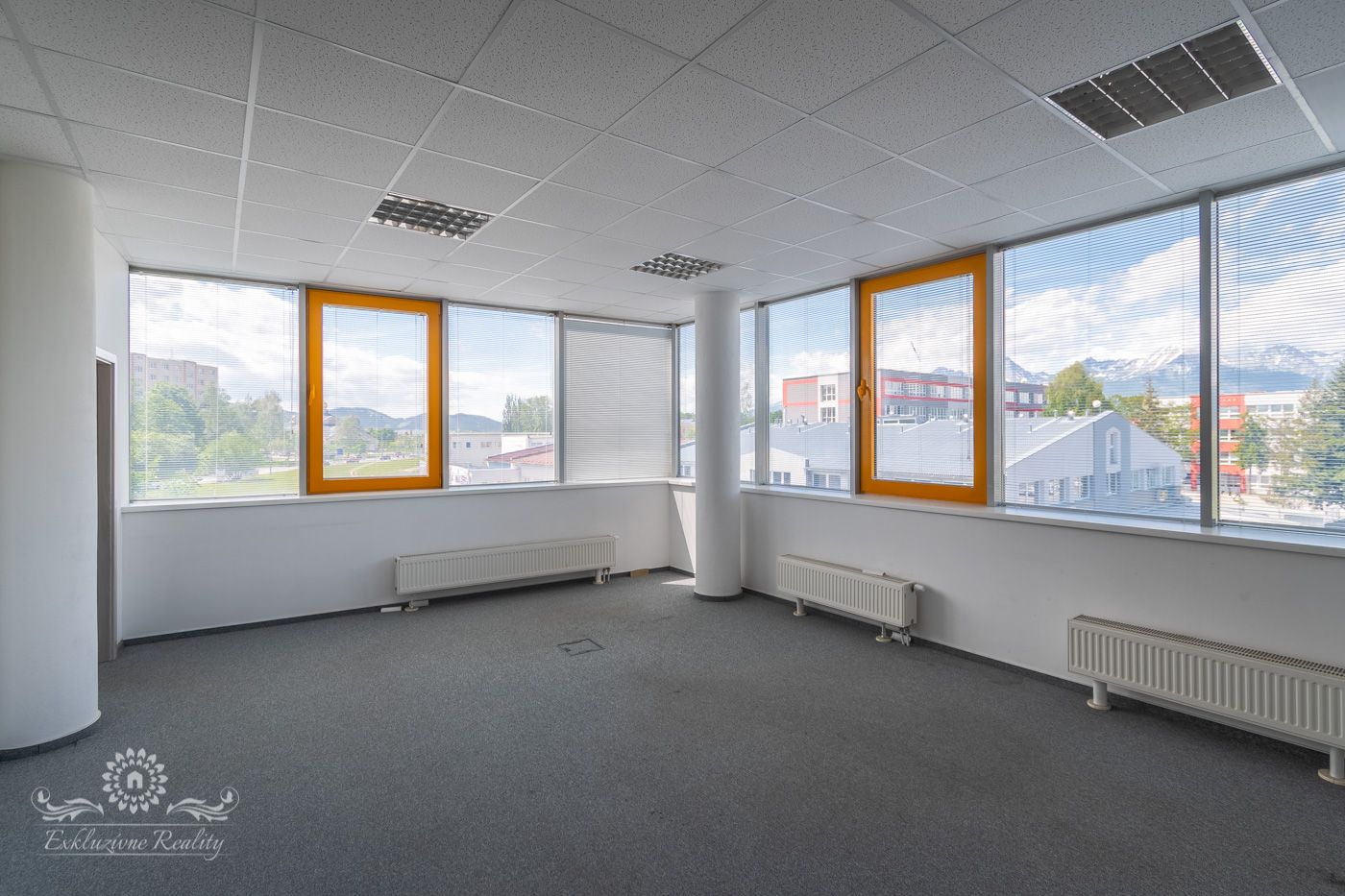 Na prenájom kancelaria 150m2 Poprad centrum, parkovacie miesto