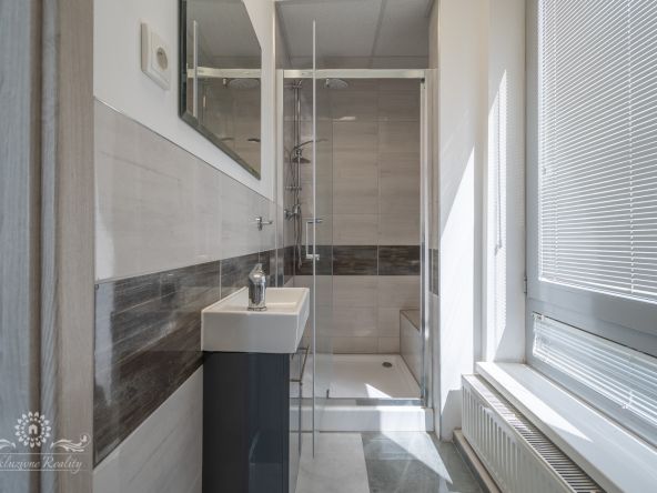Na prenájom kancelaria 150m2 Poprad centrum, parkovacie miesto