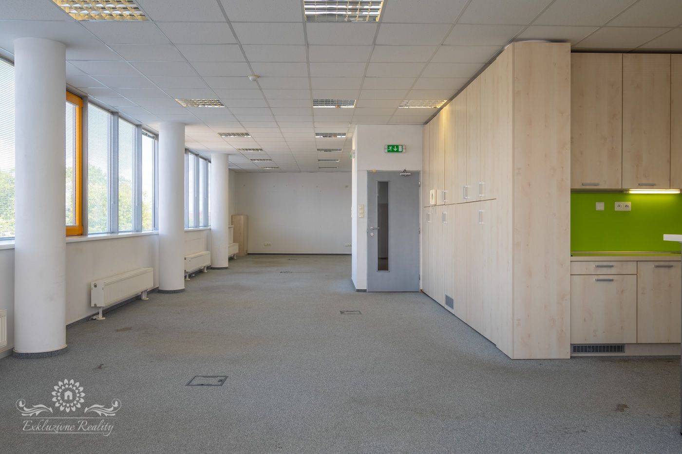 Na prenájom kancelaria 150m2 Poprad centrum, parkovacie miesto