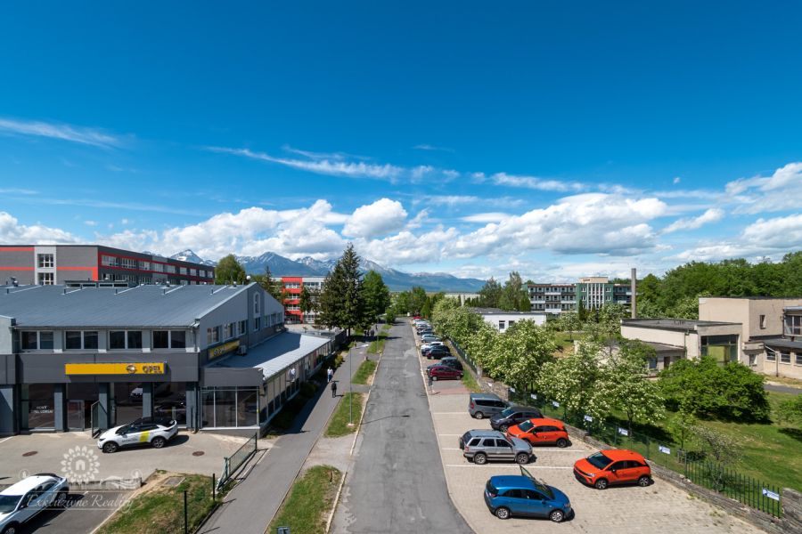 Na prenájom kancelaria 150m2 Poprad centrum, parkovacie miesto