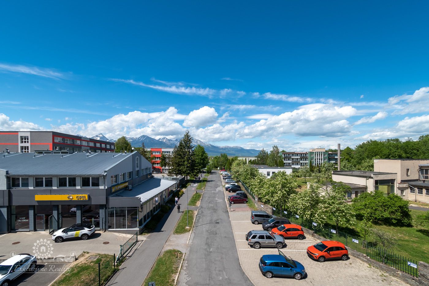 Na prenájom kancelaria 150m2 Poprad centrum, parkovacie miesto