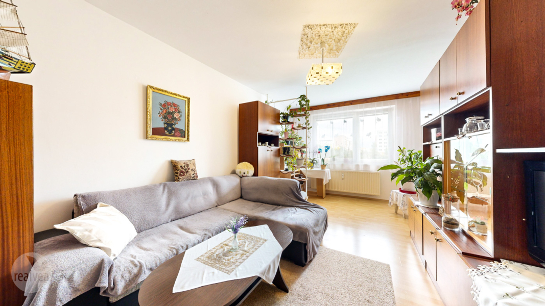 Na predaj priestranný 3 izbový byt s loggiou, Poprad Nový Juh