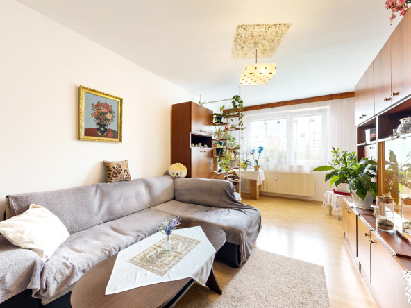 Na predaj priestranný 3 izbový byt s loggiou, Poprad Nový Juh