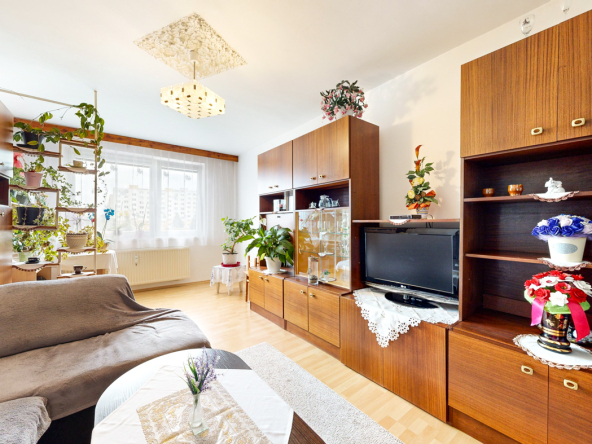 Na predaj priestranný 3 izbový byt s loggiou, Poprad Nový Juh