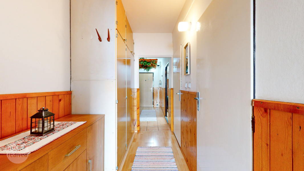 Na predaj priestranný 3 izbový byt s loggiou, Poprad Nový Juh