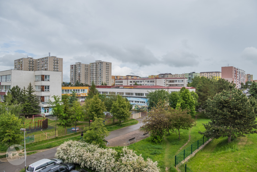Na predaj priestranný 3 izbový byt s loggiou, Poprad Nový Juh
