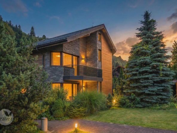 Na predaj minirezort s 5 rodinnými apartmánmi a oddychovým areálom v srdci Nízkych Tatier