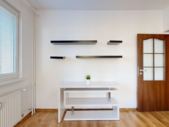 Na predaj 2 izbový byt vhodný ako investícia, blízko centra, Žilina