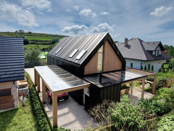 Projekt domu so stavebným povolením a pozemkom so základovou doskou - Ľubica