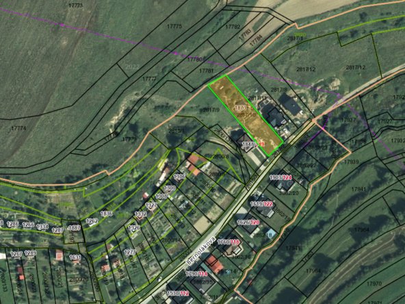 Na predaj stavebný pozemok so základovou doskou a moderným domčekom - Ľubica, Kežmarok