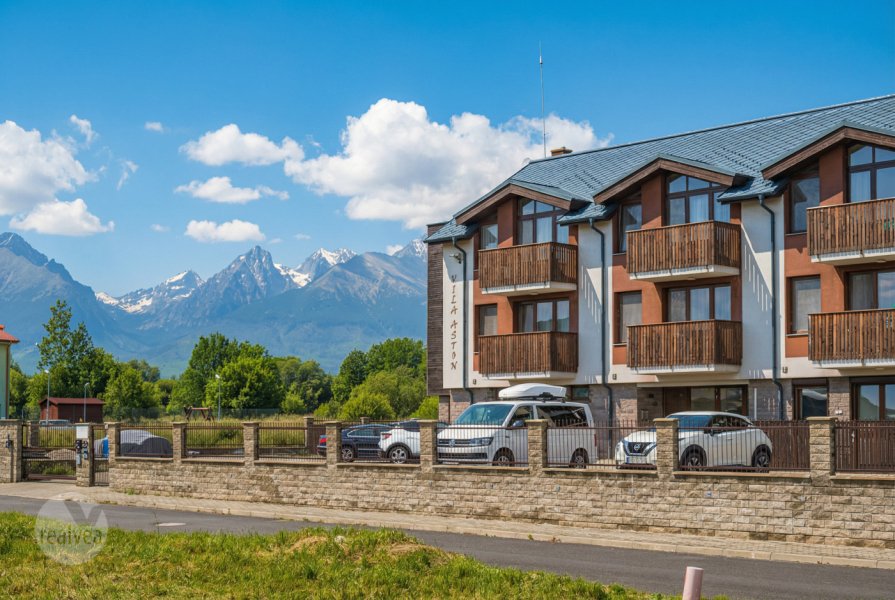 Na predaj apartmán s predzáhradkou a výhľadom na Tatry - Veľká Lomnica
