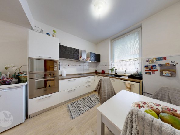 Na predaj 2 izbový byt s parkovaním v garáži a komunitnou záhradou, Trenčín