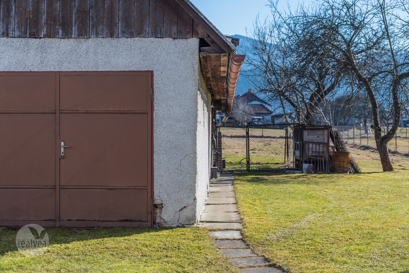 Na predaj rodinný dom v pôvodnom stave s veľkou záhradou - Dúbrava, Liptov