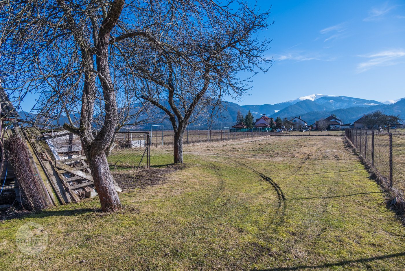 Na predaj rodinný dom v pôvodnom stave s veľkou záhradou - Dúbrava, Liptov