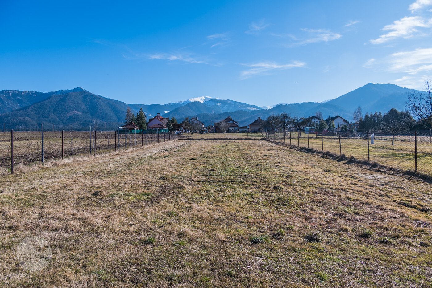 Na predaj rodinný dom v pôvodnom stave s veľkou záhradou - Dúbrava, Liptov