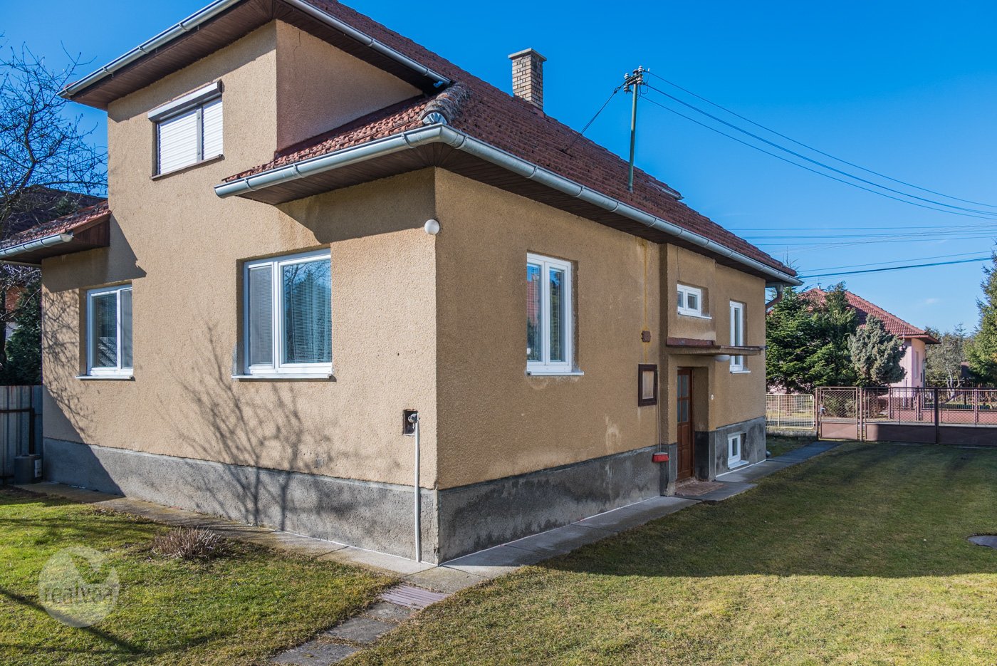 Na predaj rodinný dom v pôvodnom stave s veľkou záhradou - Dúbrava, Liptov