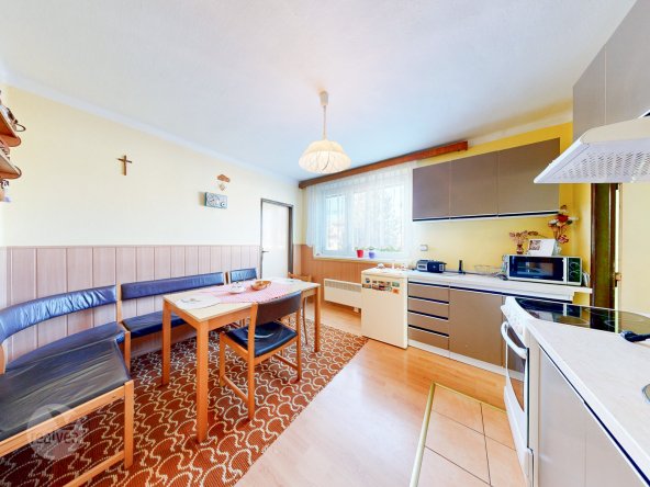 Na predaj rodinný dom v pôvodnom stave s veľkou záhradou - Dúbrava, Liptov