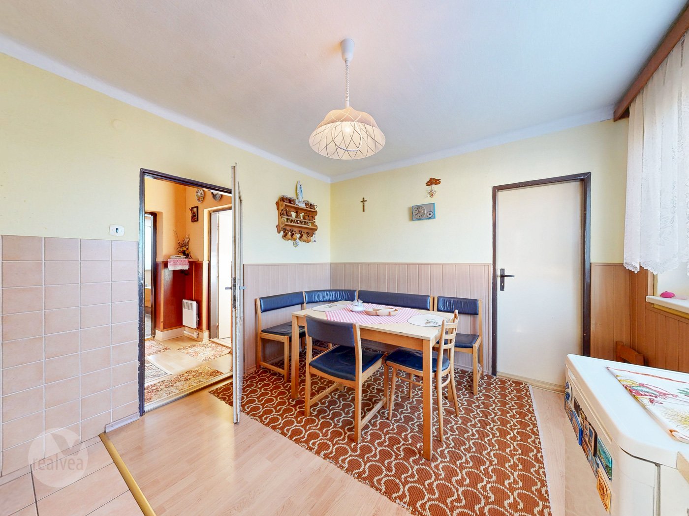 Na predaj rodinný dom v pôvodnom stave s veľkou záhradou - Dúbrava, Liptov