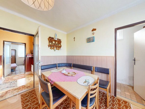 Na predaj rodinný dom v pôvodnom stave s veľkou záhradou - Dúbrava, Liptov