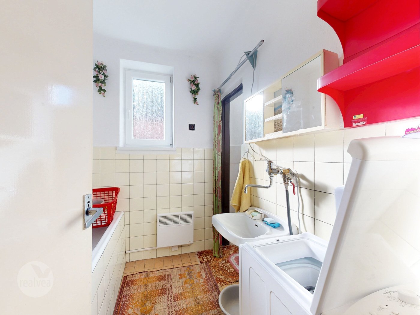 Na predaj rodinný dom v pôvodnom stave s veľkou záhradou - Dúbrava, Liptov