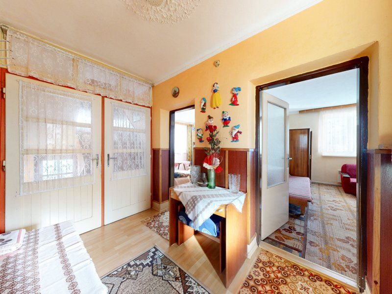 Na predaj rodinný dom v pôvodnom stave s veľkou záhradou - Dúbrava, Liptov