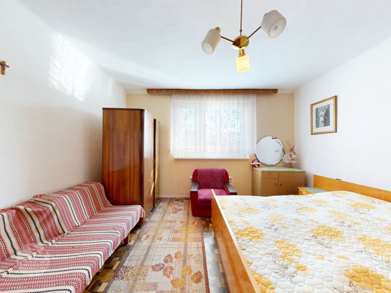 Na predaj rodinný dom v pôvodnom stave s veľkou záhradou - Dúbrava, Liptov