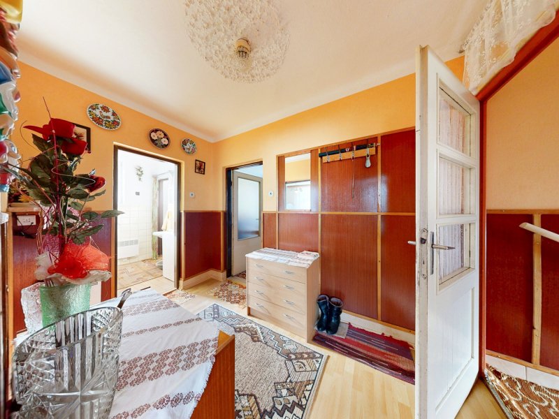 Na predaj rodinný dom v pôvodnom stave s veľkou záhradou - Dúbrava, Liptov