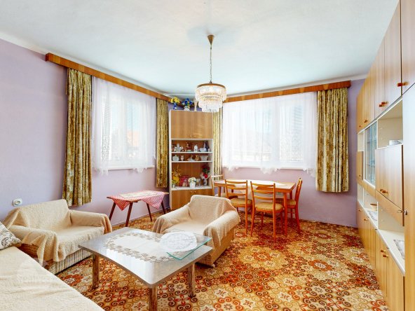 Na predaj rodinný dom v pôvodnom stave s veľkou záhradou - Dúbrava, Liptov