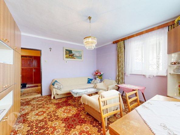 Na predaj rodinný dom v pôvodnom stave s veľkou záhradou - Dúbrava, Liptov