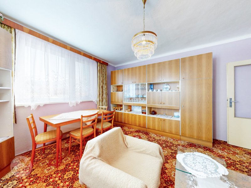 Na predaj rodinný dom v pôvodnom stave s veľkou záhradou - Dúbrava, Liptov