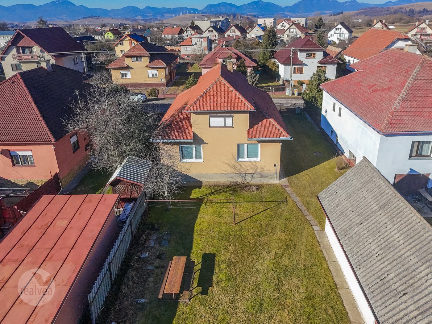 Na predaj rodinný dom v pôvodnom stave s veľkou záhradou - Dúbrava, Liptov