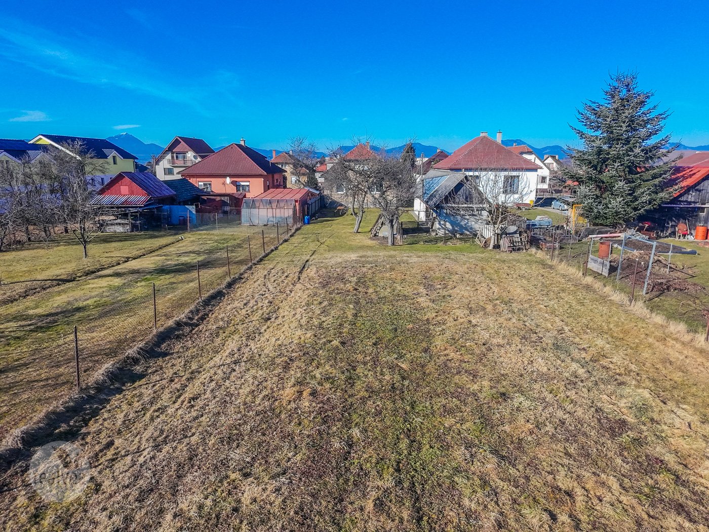 Na predaj rodinný dom v pôvodnom stave s veľkou záhradou - Dúbrava, Liptov