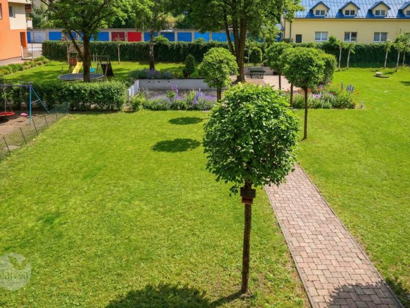 Na predaj 2 izbový byt s parkovaním v garáži a komunitnou záhradou, Trenčín