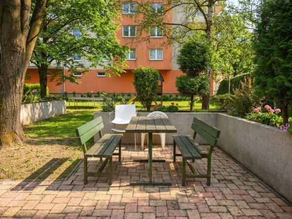 Na predaj 2 izbový byt s parkovaním v garáži a komunitnou záhradou, Trenčín