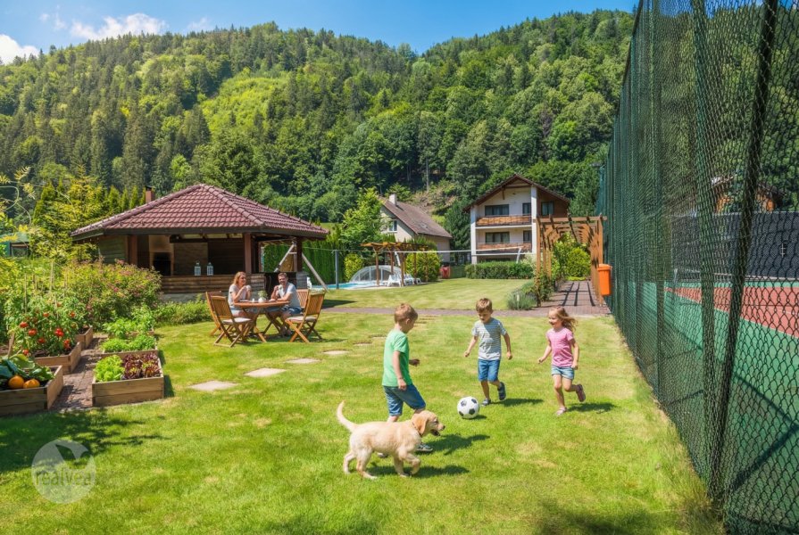 3-izbový byt s vlastným oddychovým areálom a komunitnou záhradou pri Brezne
