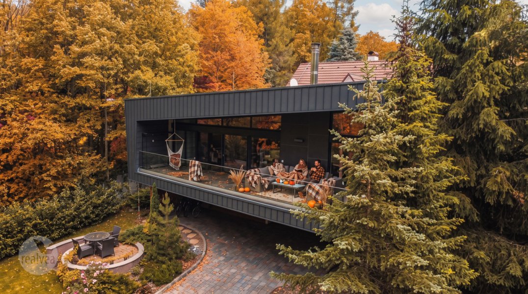 Na predaj moderná rodinná vila pod Chopkom, ukrytá v korunách stromov, Nízke Tatry