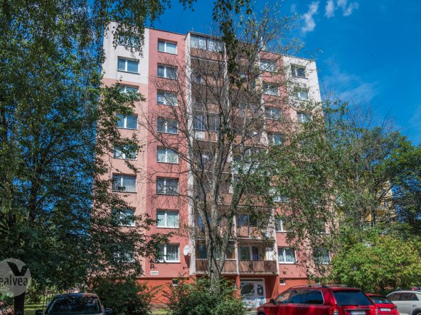 Na predaj priestranný 3 izbový byt na obľúbenom sídlisku Západ v Poprade