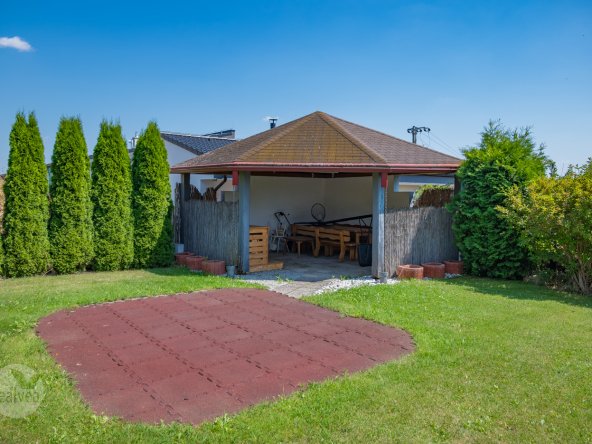 Na predaj veľkorysý rodinný dom na pokojnej ulici, Veľká Lomnica