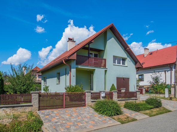 Na predaj komfortný rodinný dom s upravenou záhradou - Kurimany, okres Levoča