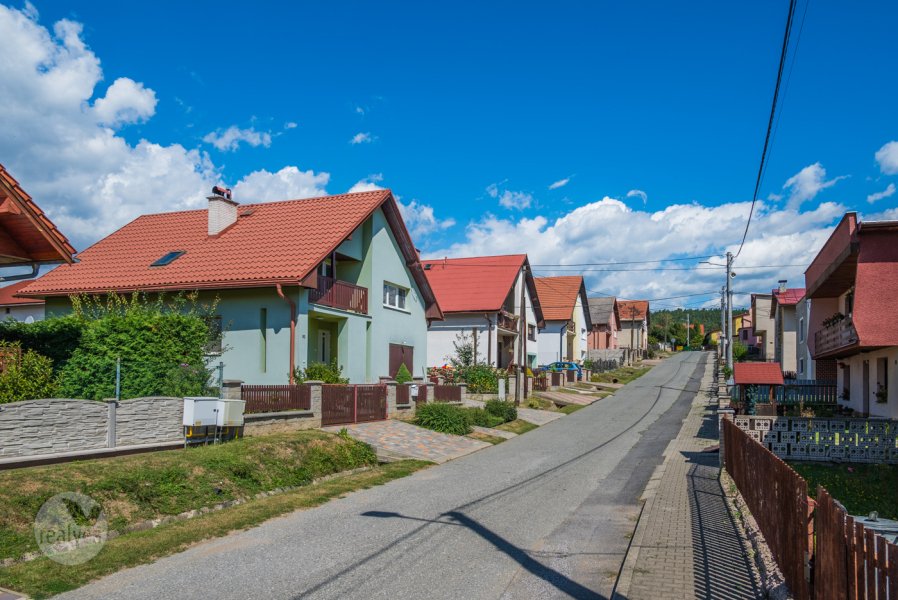 Na predaj komfortný rodinný dom s upravenou záhradou - Kurimany, okres Levoča