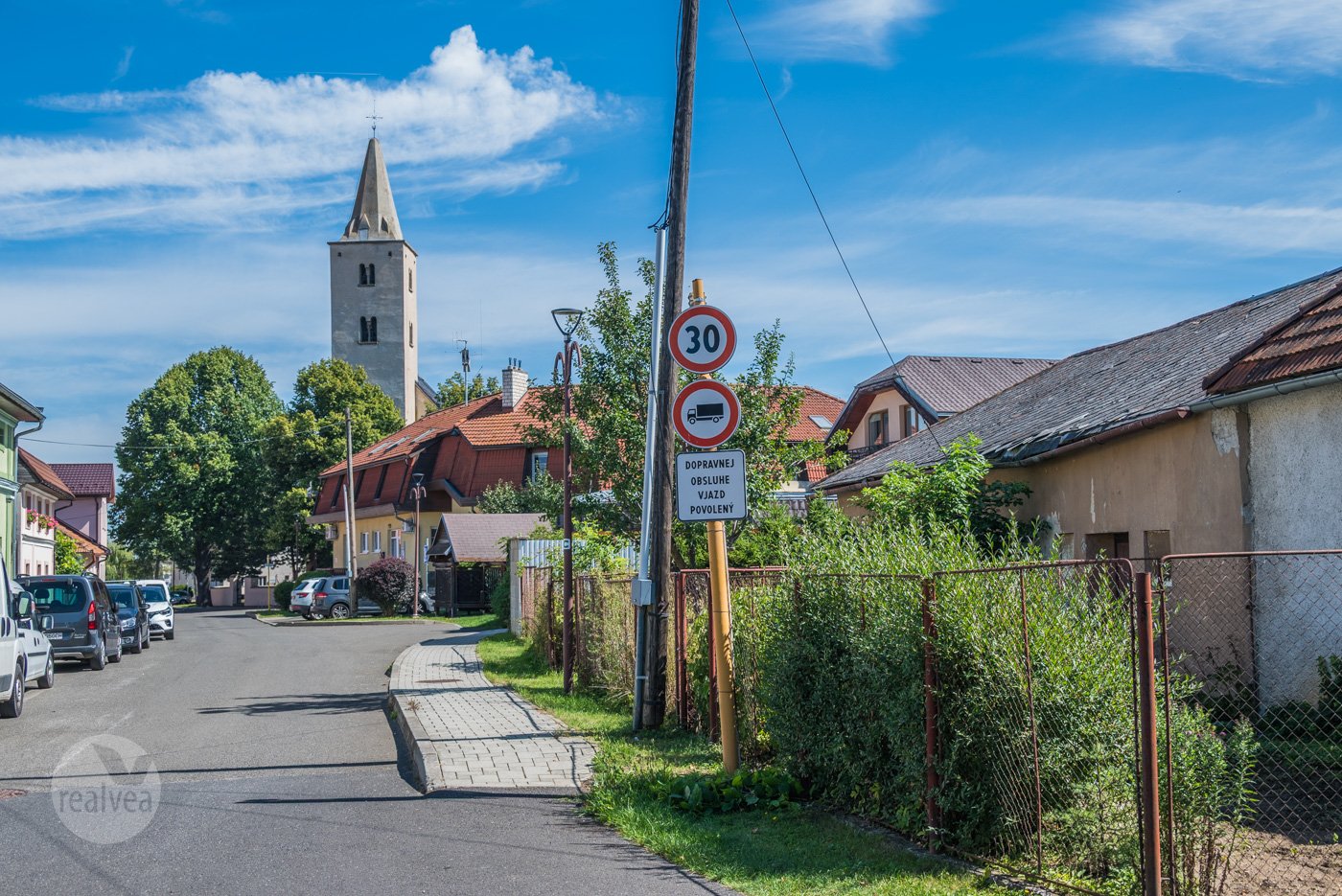 Na predaj rodinný dom s privátnou oázou pokoja a neobmedzeným potenciálom - Huncovce