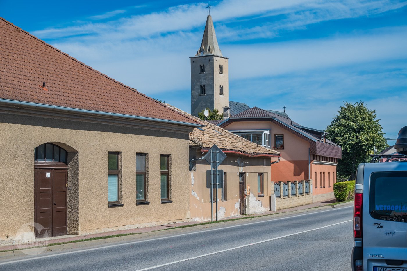 Na predaj rodinný dom s privátnou oázou pokoja a neobmedzeným potenciálom - Huncovce
