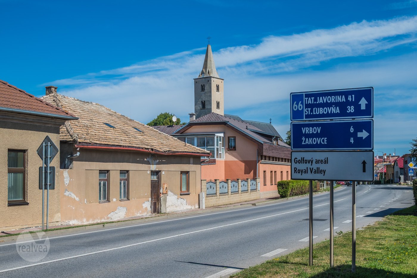 Na predaj rodinný dom s privátnou oázou pokoja a neobmedzeným potenciálom - Huncovce